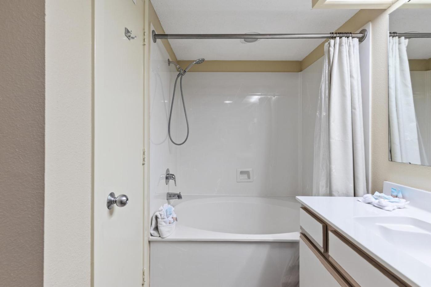 Hosteeva Stunning Atlantica Resort Condo W Ocean-Front Views And Pools Миртл-Бич Экстерьер фото